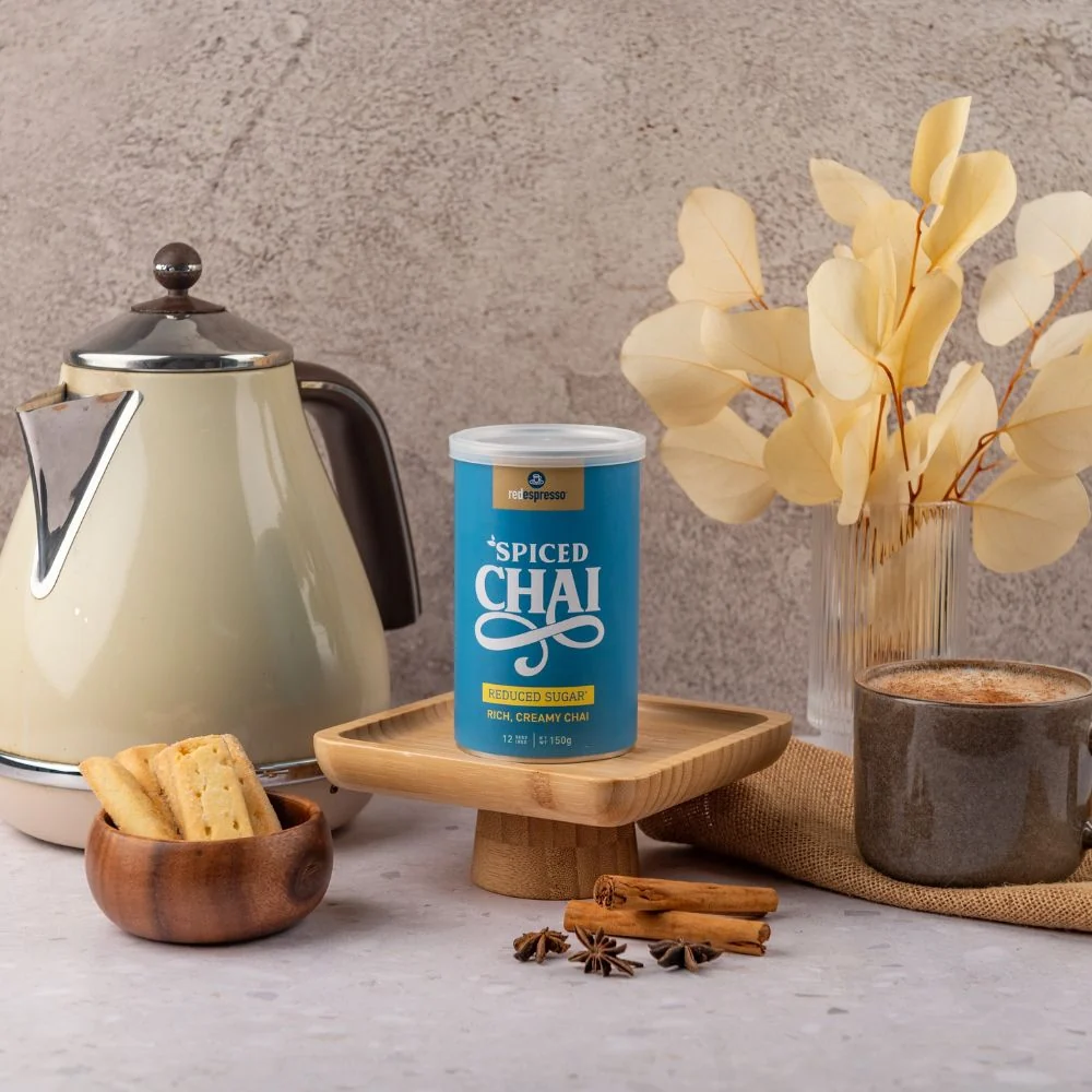 red espresso - Instant Spiced Chai Reduced Sugar Latte 150g Tin - 12 Servings - Image 3
